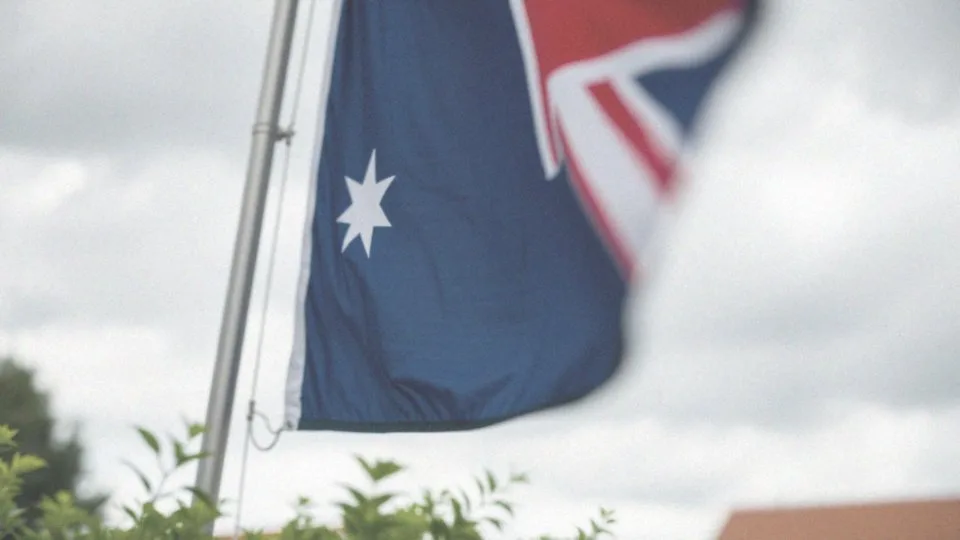 Jakie kolory dominują na fladze Australii?